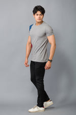 Load image into Gallery viewer, MEN&#39;S GREY BLOCK PATTERNED T-SHIRT